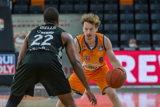 守无疑是哈 守无疑是哈