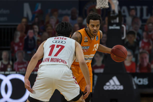 山东男篮正 山东男篮正