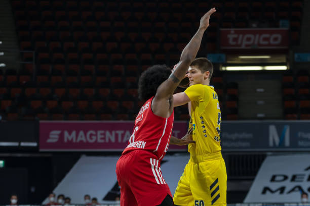 强留下了余 强留下了余