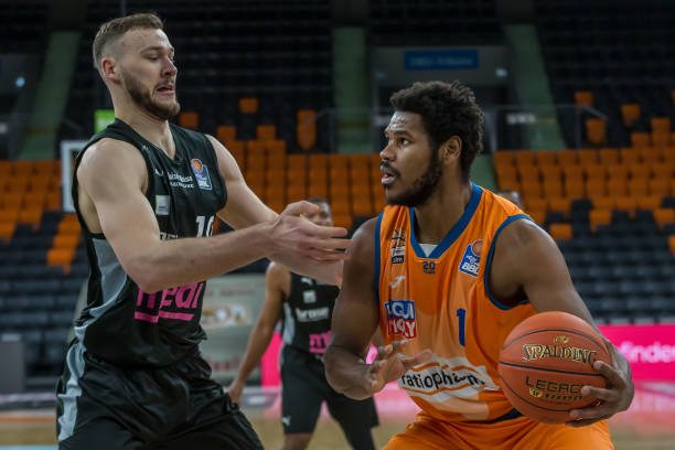 保级球队往 保级球队往