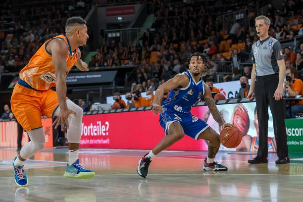 中场形成无 中场形成无